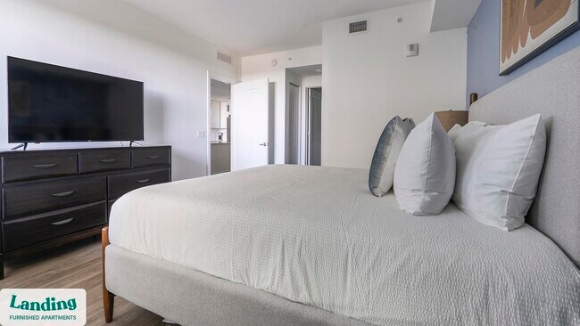 Building Photo - 1950 Mayfair St