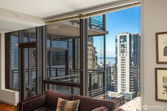 Building Photo - 1000 1st Ave