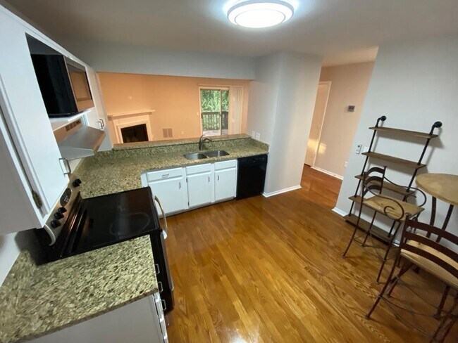 Building Photo - 1806 Queen Anne Ct