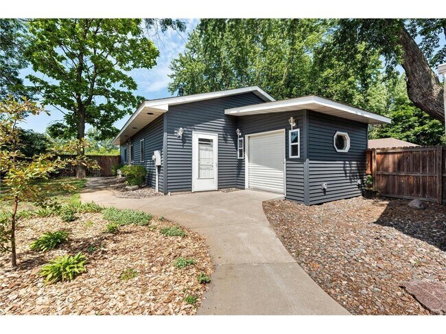 Building Photo - 26755 Fremont Dr