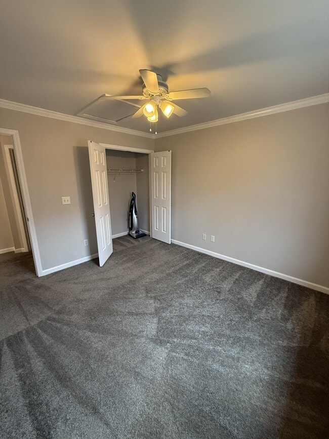 Building Photo - 9228 Pebble Creek Way