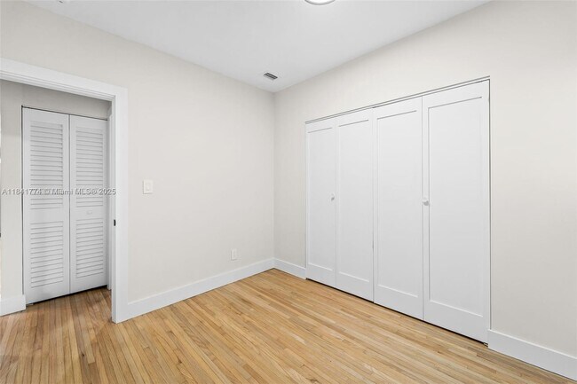 Building Photo - 829 Granada Groves Ct