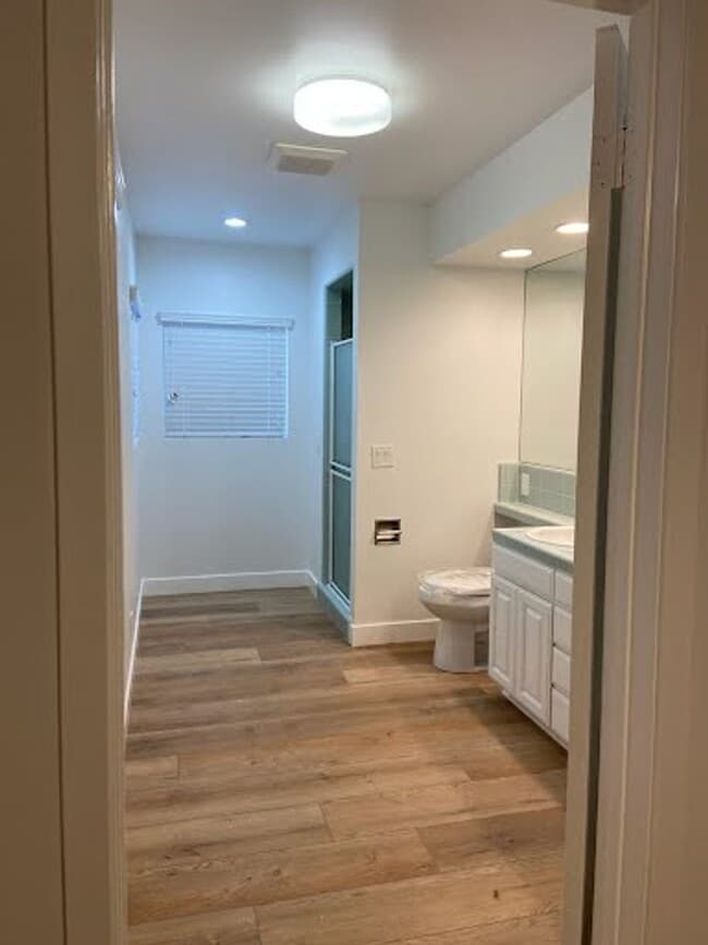 Building Photo - Charming Newly Renovated HOUSE with Privat...