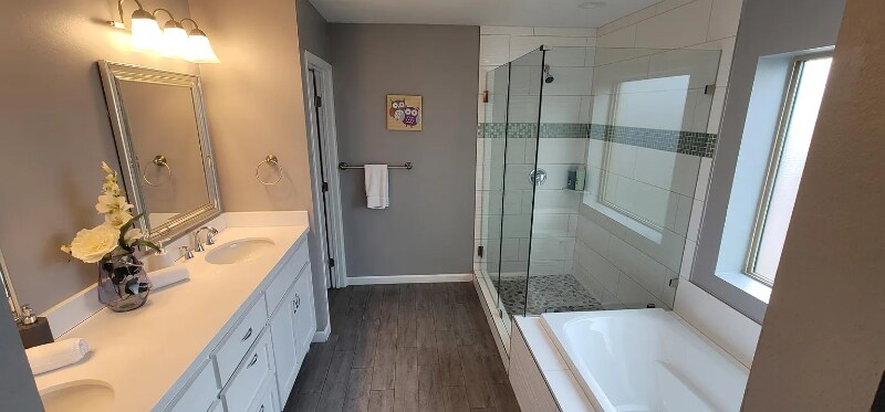 Building Photo - 8220 E Northland Dr