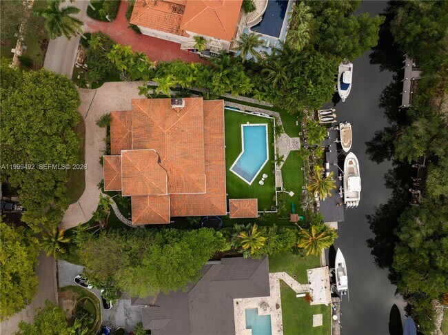 Building Photo - 7125 Los Pinos Blvd