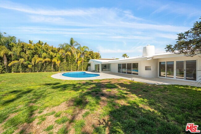 Building Photo - 1641 Tower Grove Dr