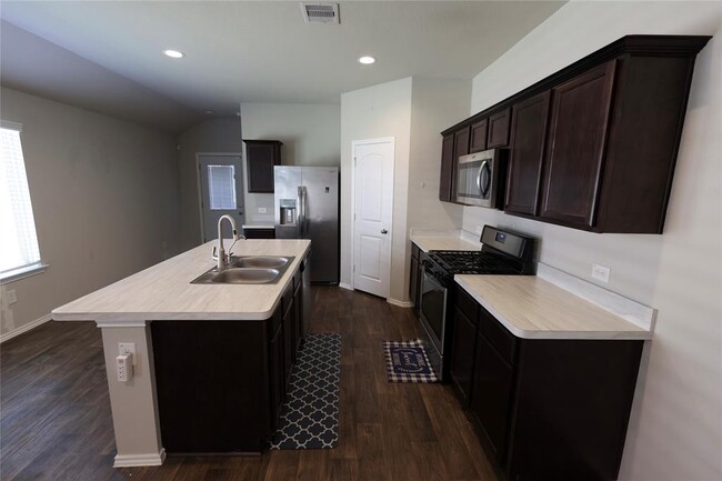 Building Photo - 2315 Otter Falls Dr