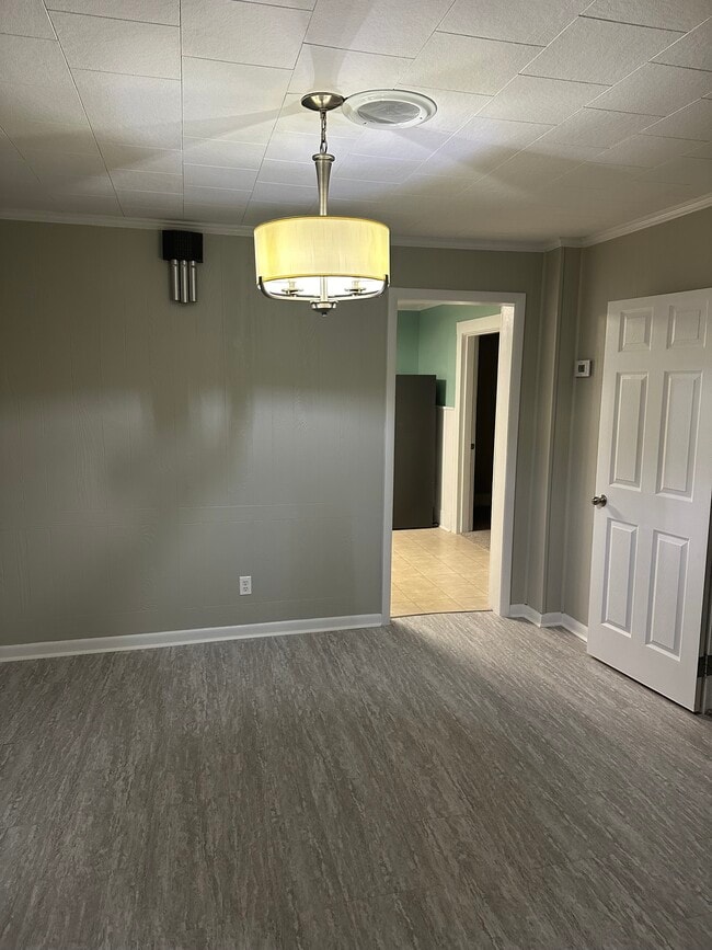 Building Photo - 1107 Markham Ave