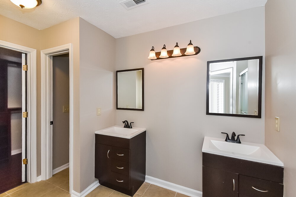 Building Photo - 2091 Samantha Cir S W