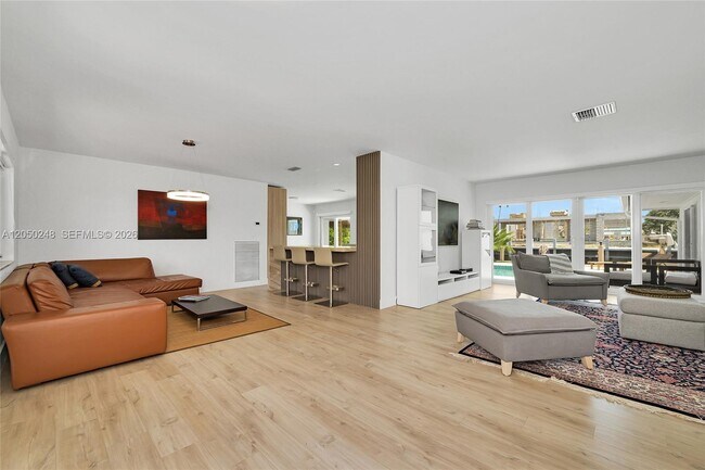 Building Photo - 3110 NE 57th St