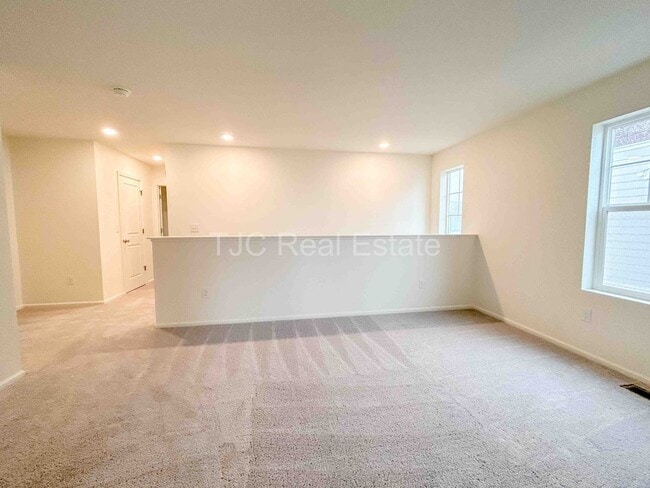 Building Photo - 6277 N Nepal Ct