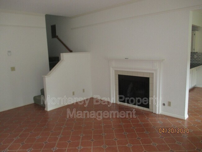 Building Photo - 61 Glen Lake Dr