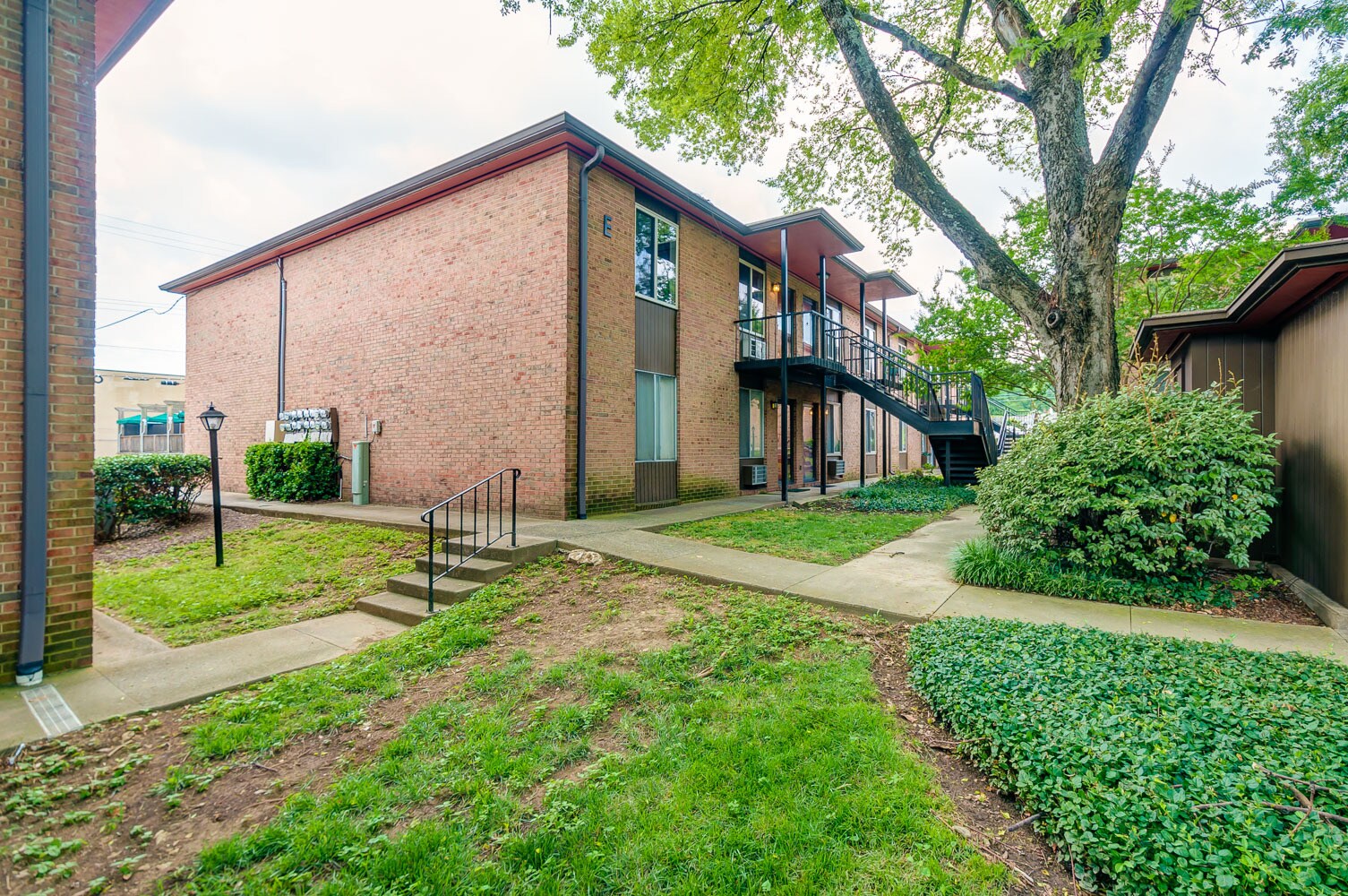 Building Photo - 3600 Hillsboro Pike