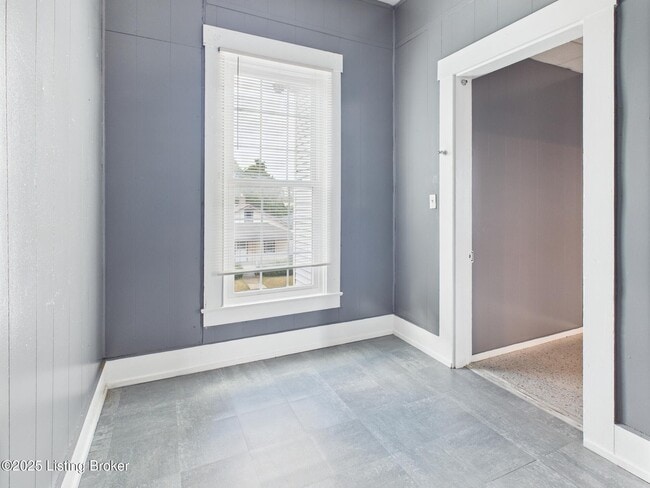 Building Photo - 1919 Center St