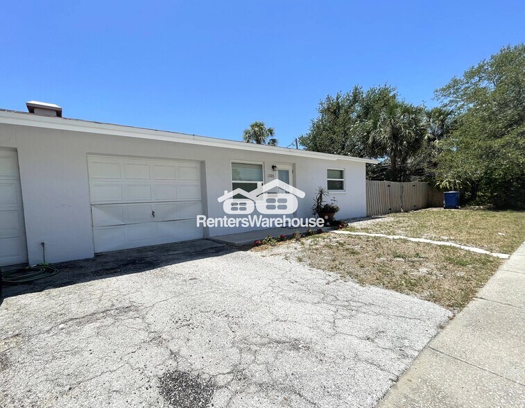 Building Photo - 1505 Beach Dr SE