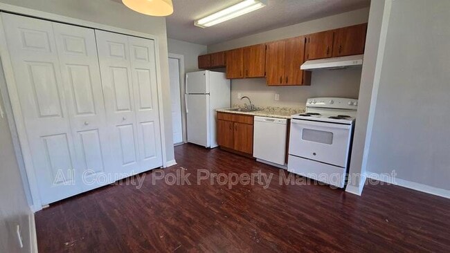 Building Photo - 840 Fox Lake Dr