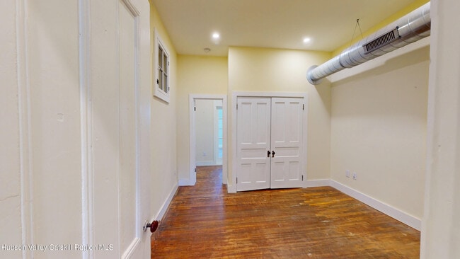 Building Photo - 33 Main St