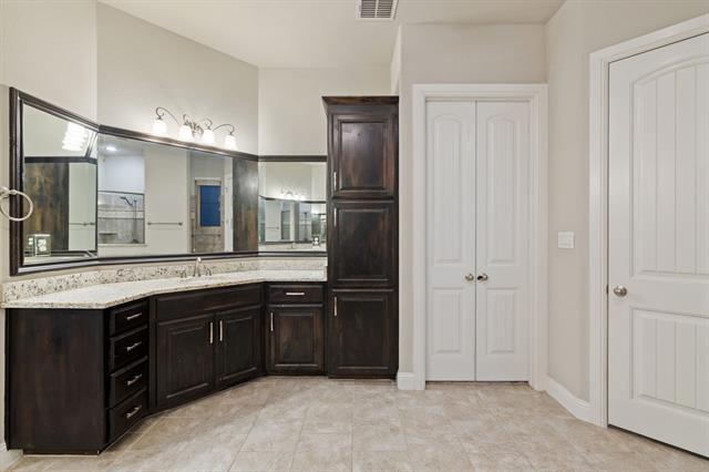 Building Photo - 251 Hlavek Rd