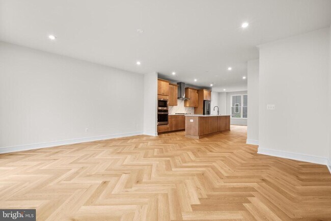 Building Photo - 42106 Picasso Sq