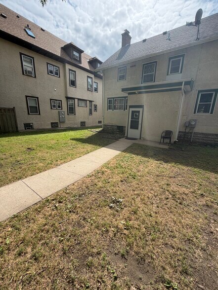 Building Photo - 3029 Humboldt Ave S