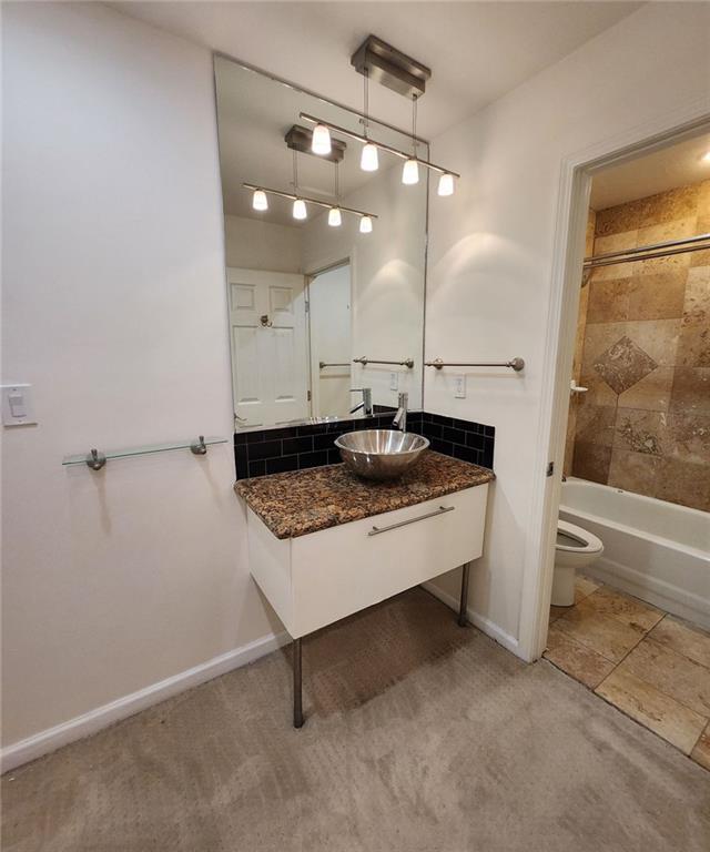 Building Photo - 23311 Plantation Dr NE