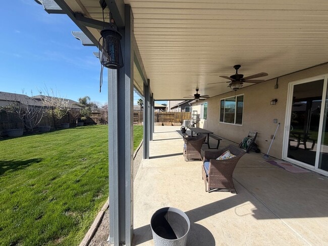 Building Photo - Adorable 3 Bedroom, 2 Bathroom Home in a Quiet North Hanford Neighborhood