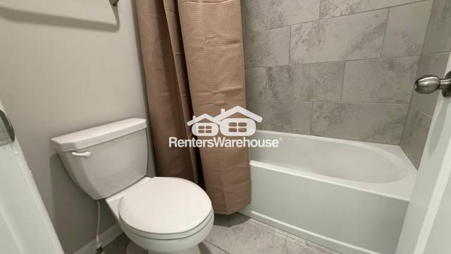 Building Photo - 328 Commons Ave