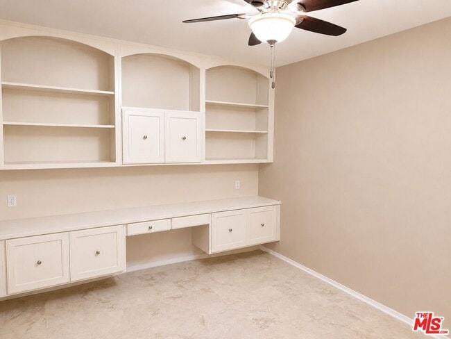 Building Photo - 5870 Green Valley Cir