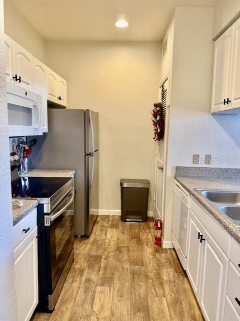 Building Photo - 860 N Orange Ave