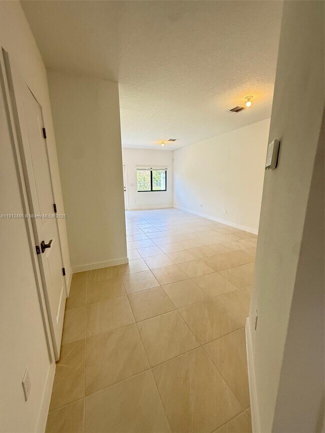 Building Photo - 5044 Gooseberry St