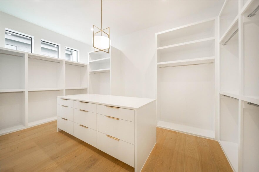 Building Photo - 9713 Kerrisdale Ln