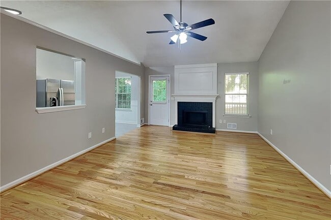 Building Photo - 5039 Wesleyan Dr