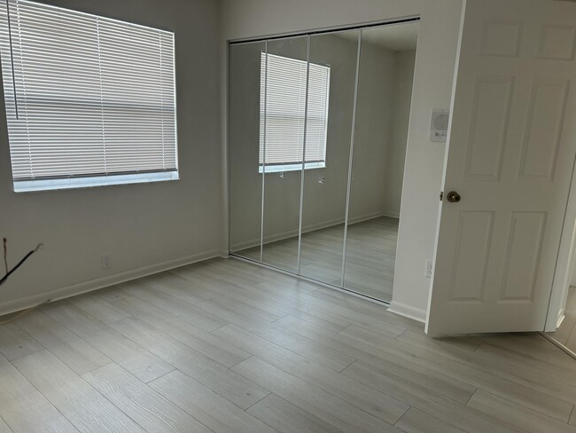 Building Photo - 9589 Tavernier Dr