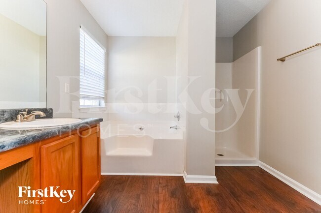 Building Photo - 165 Cinnamon Oak Cir