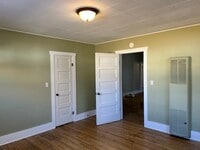 Building Photo - 940 6th St