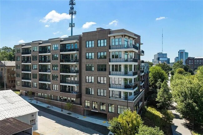 Building Photo - 675 Drewry St NE