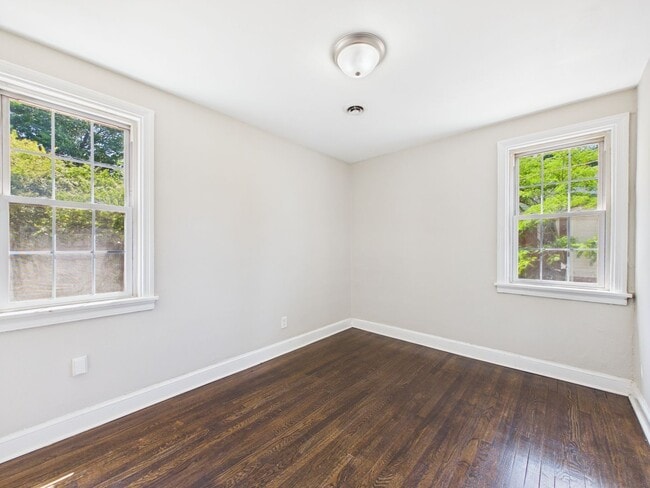 Building Photo - 4605 Eastover Ave