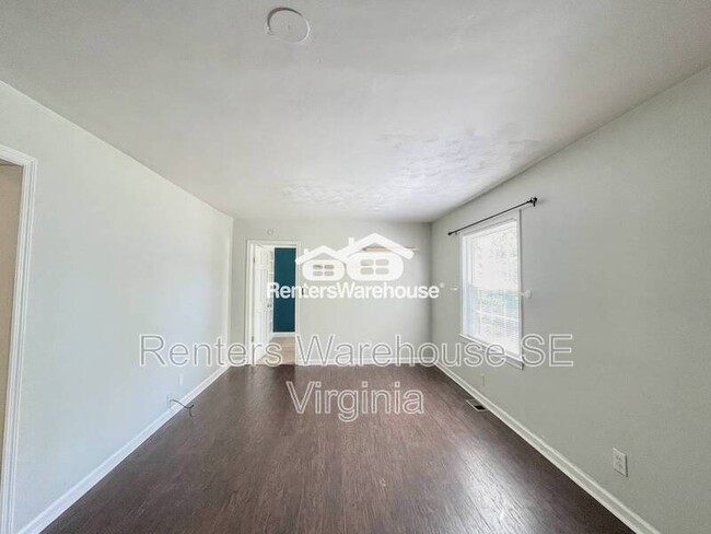 Building Photo - 3920 Davis St