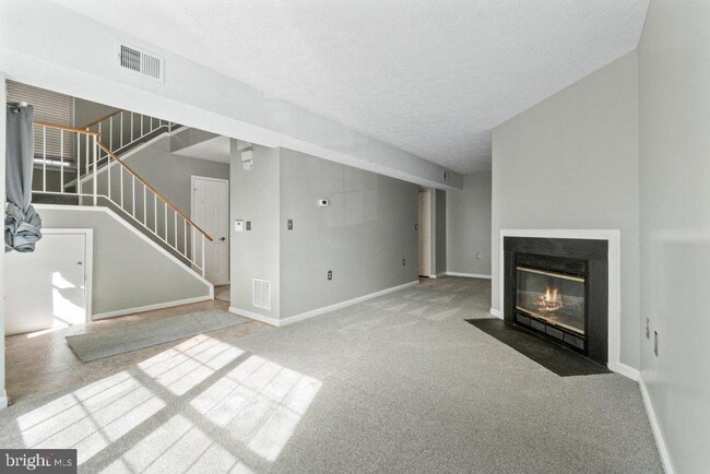 Building Photo - 10477 Campus Way S