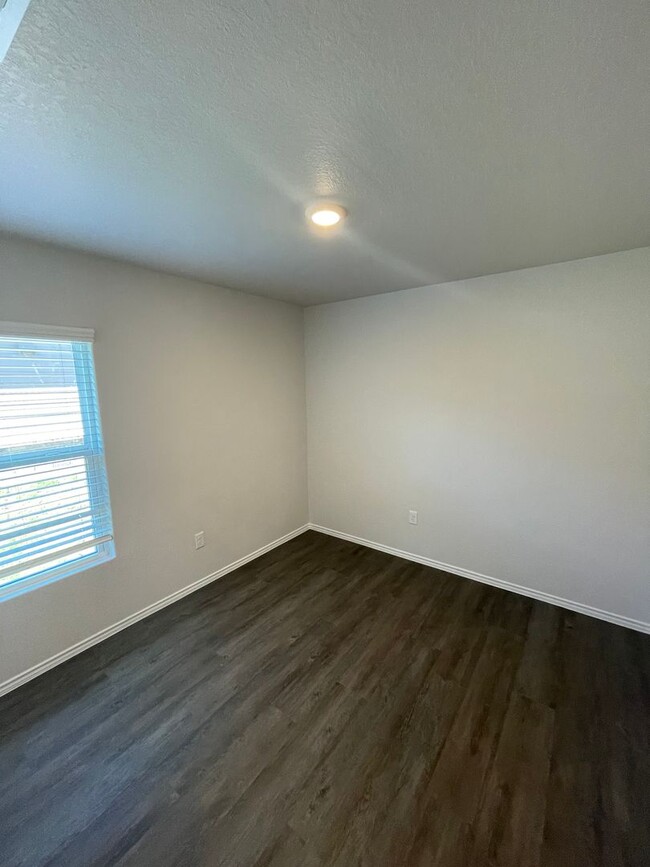 Building Photo - *MARCH MADNESS SAVINGS!* Three Bedroom | T...