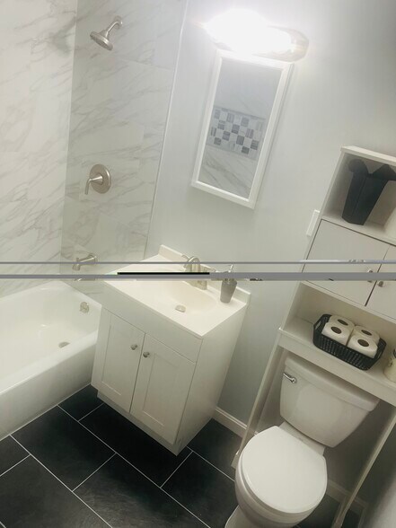 Building Photo - 74 Beach St