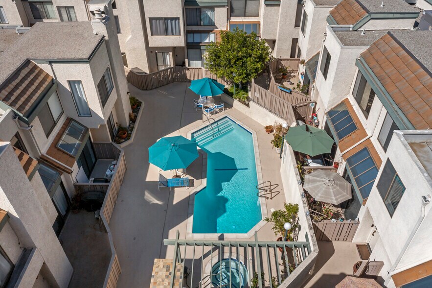Pool - 1734 N Verdugo Rd