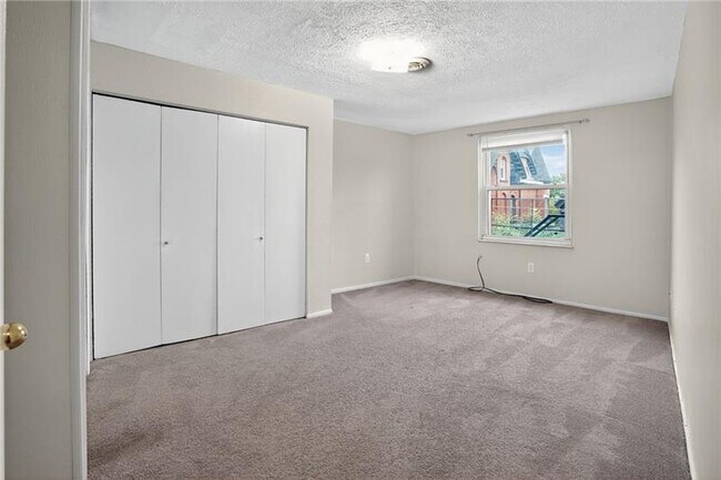 Building Photo - 5523 Ellsworth Ave