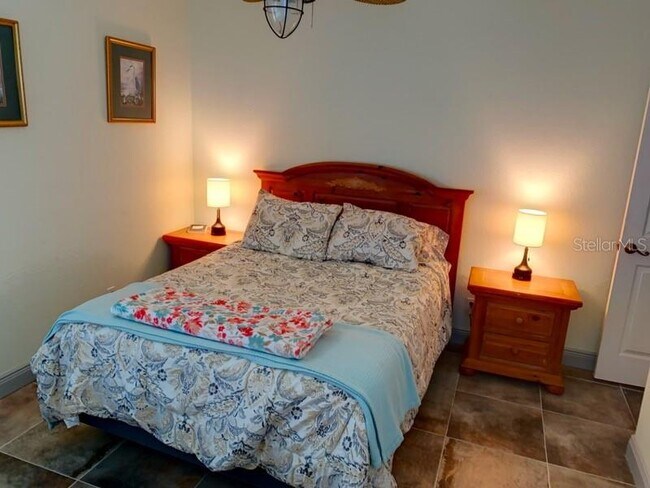 Building Photo - 572 Belvedere Ct