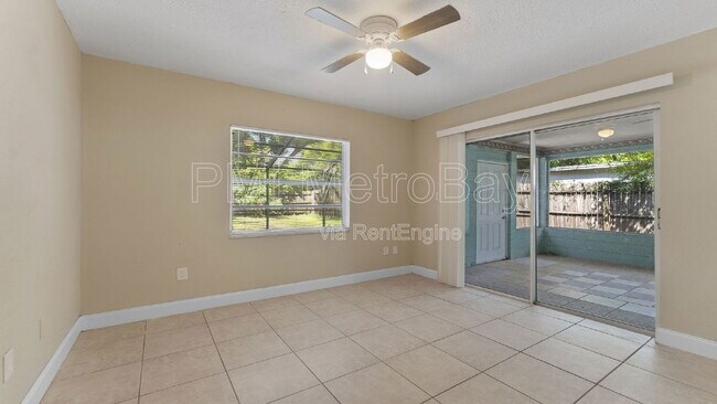 Building Photo - 309 W South Ave