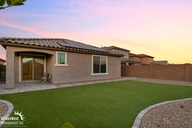 Building Photo - Modern 3Bdm 2Ba Litchfield Park Home with Stylish Upgrades!
