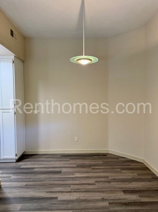 Building Photo - 11295 Provencal Pl