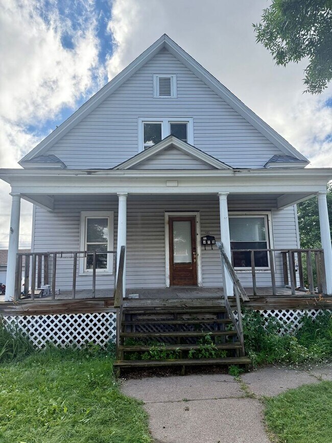 Building Photo - 915 S 3rd Ave