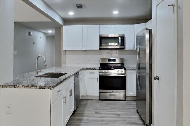Building Photo - 2314 Pebbledowne Cir