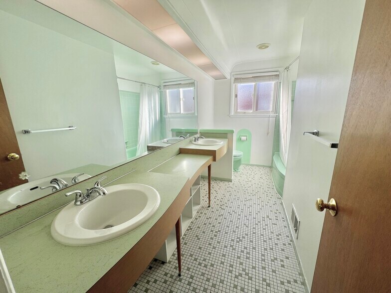 Building Photo - 30541 McGrath Dr